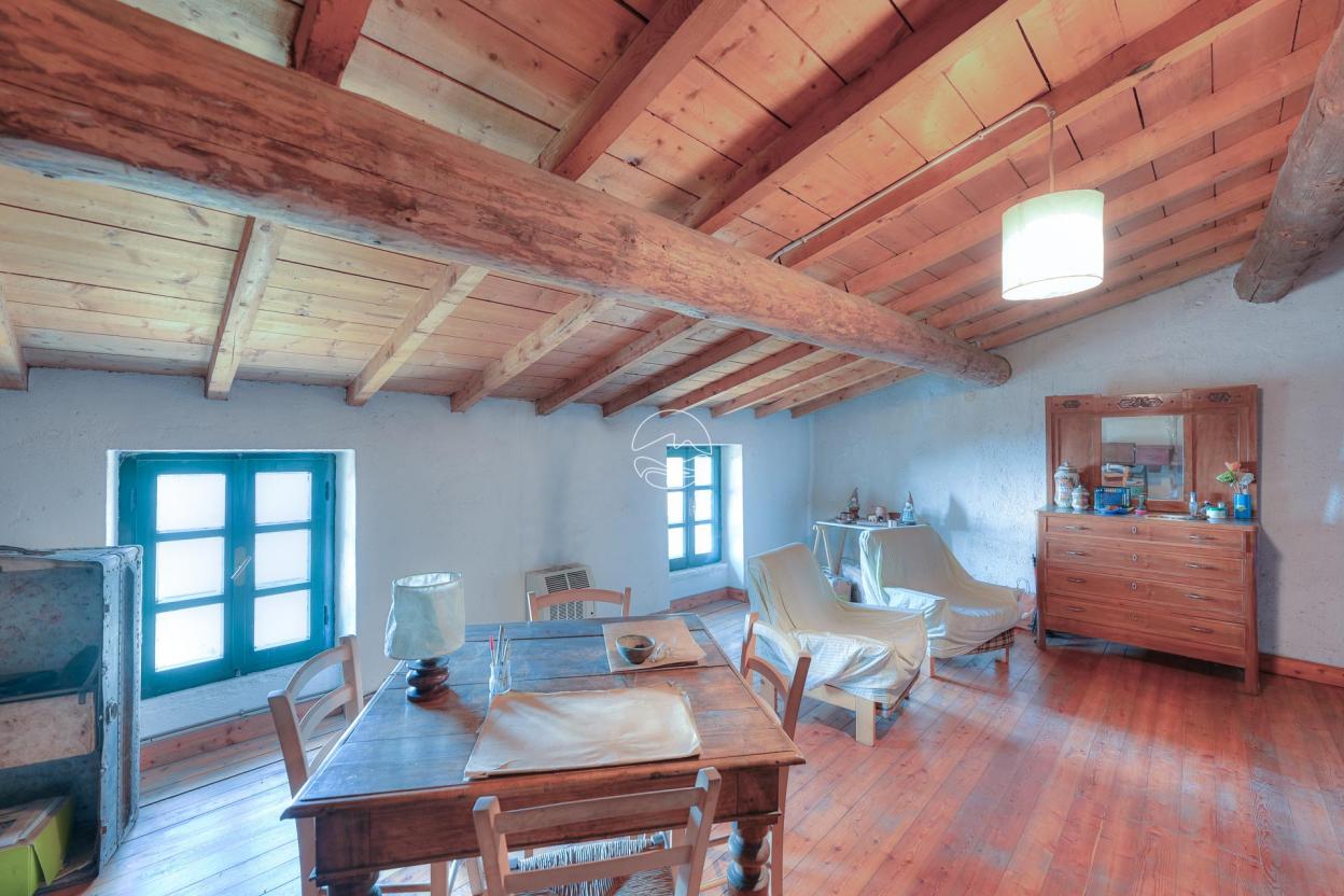 Farmhouse for sale in the hills of Toscolano Maderno