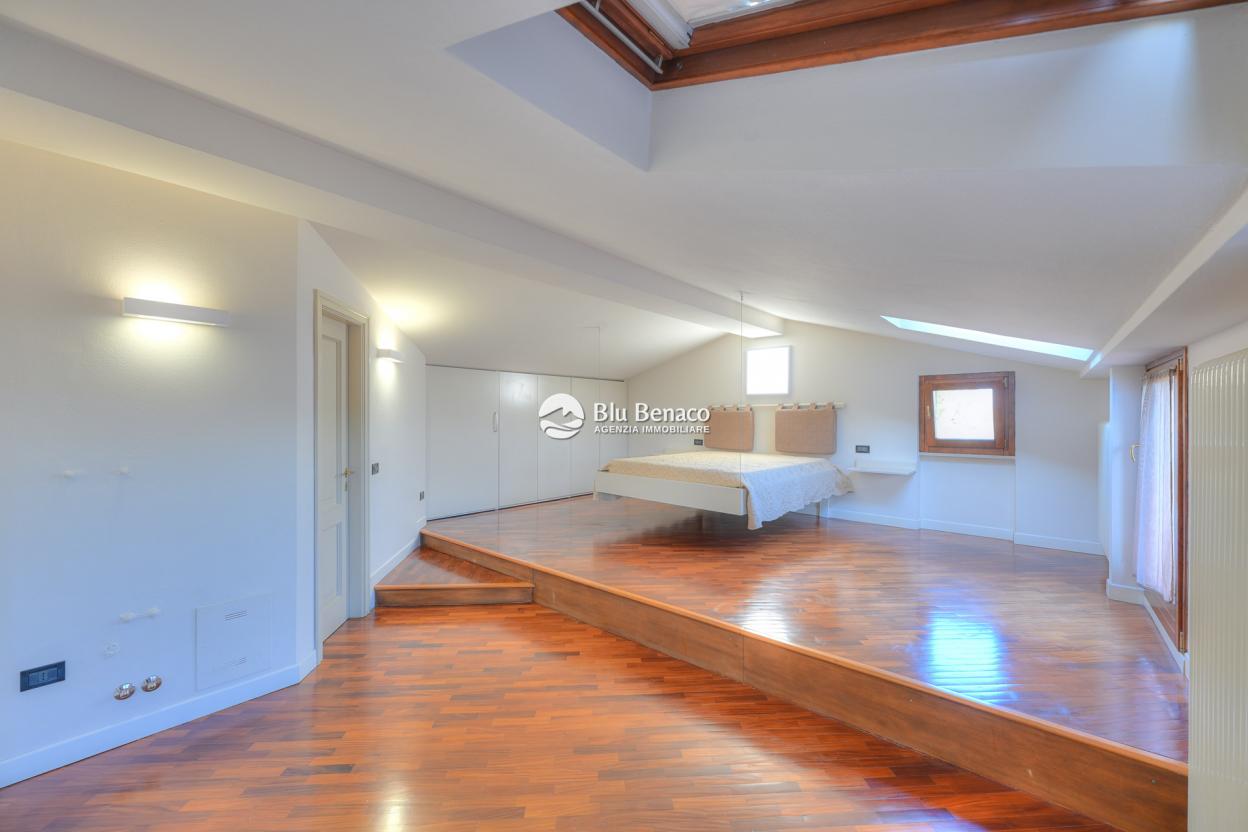 Penthouse for sale with stunning lake view in Salò