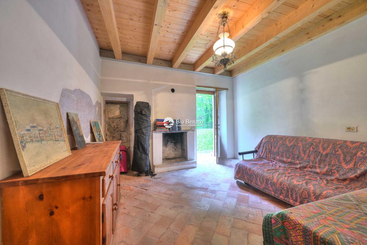 Property for sale in Camerate
