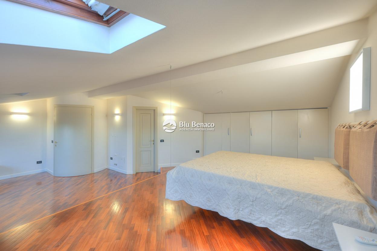Penthouse for sale with stunning lake view in Salò