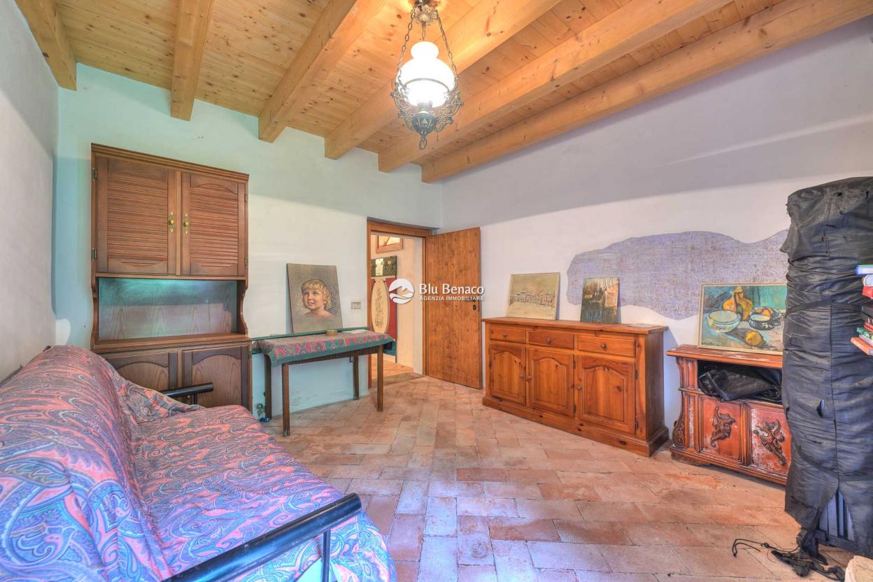Property for sale in Camerate