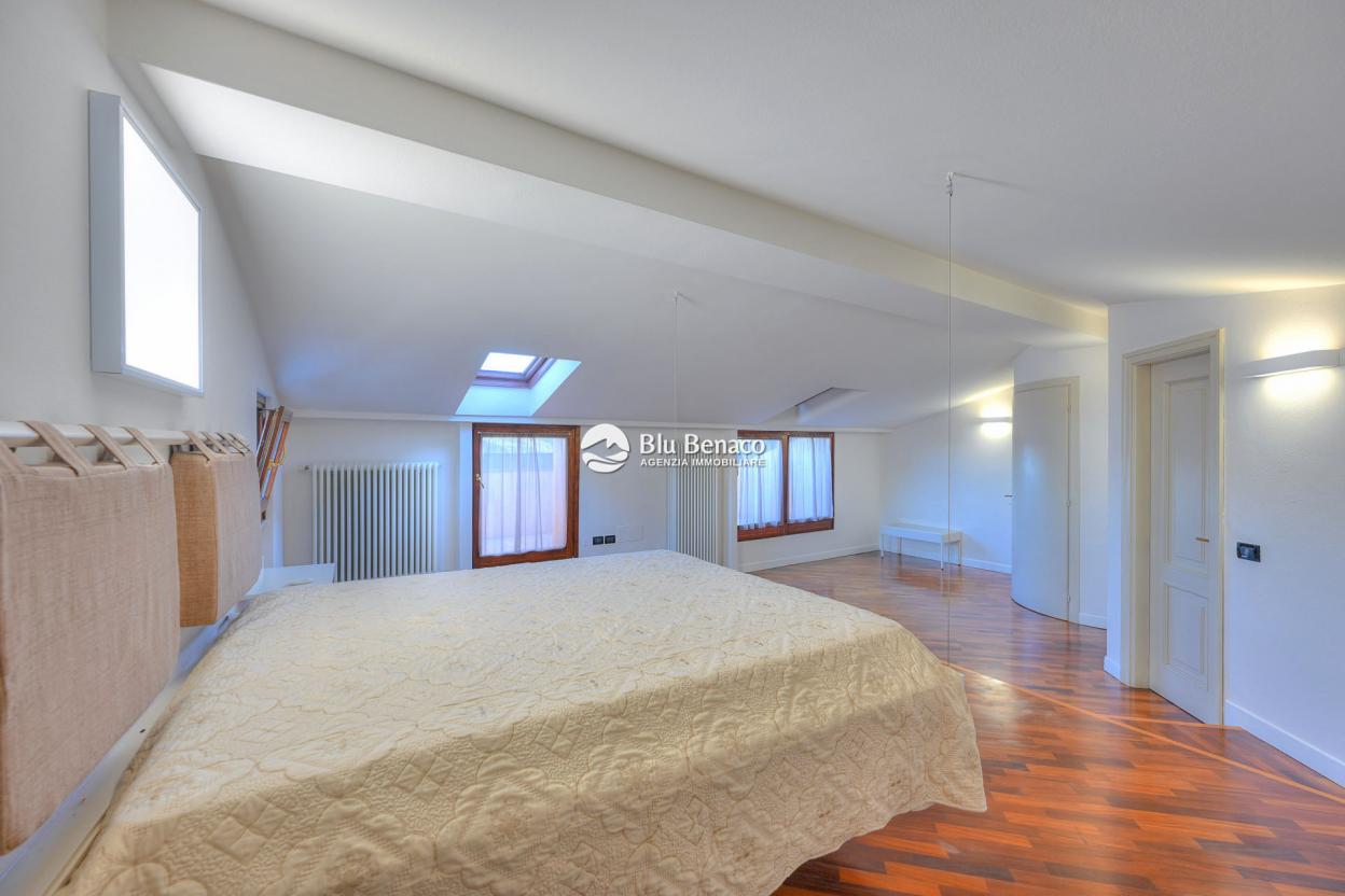 Penthouse for sale with stunning lake view in Salò