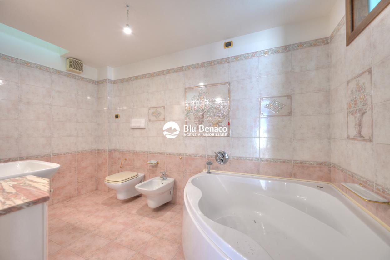 villa indipendente, in vendita roè volciano