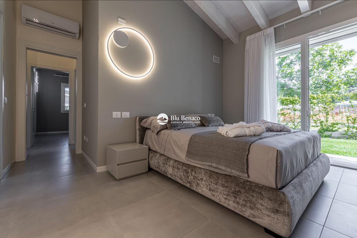 Villa zu verkaufen in Padenghe sul Garda