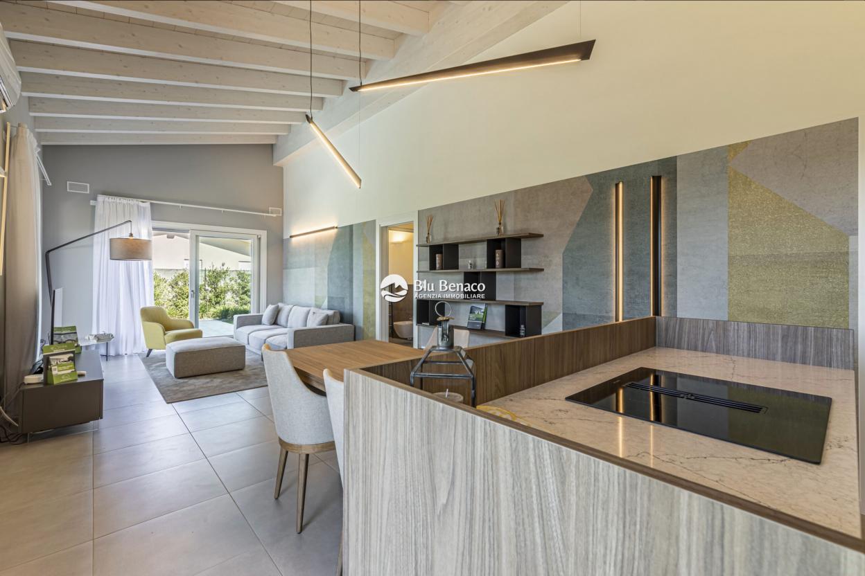 Villa zu verkaufen in Padenghe sul Garda