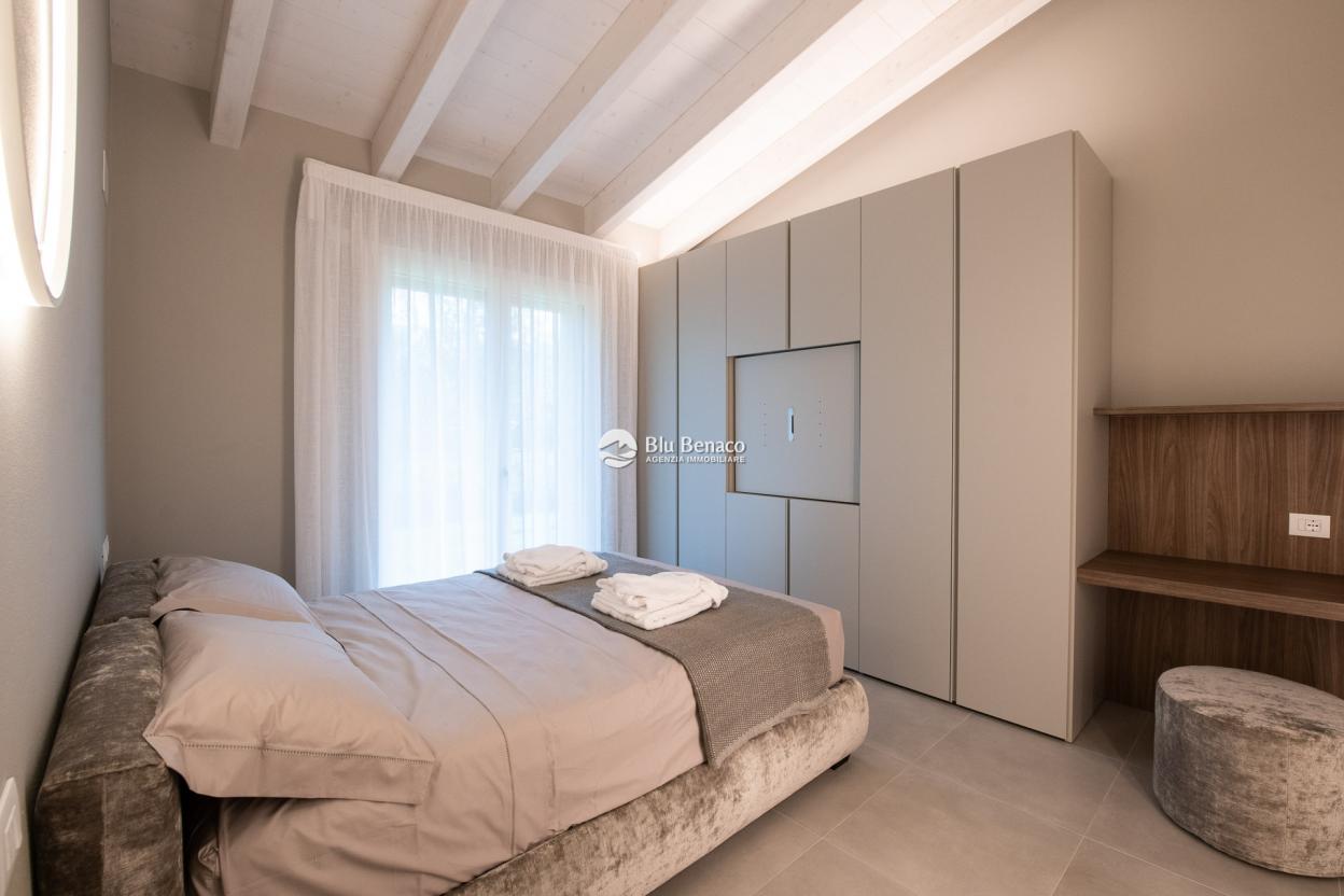 Villa zu verkaufen in Padenghe sul Garda