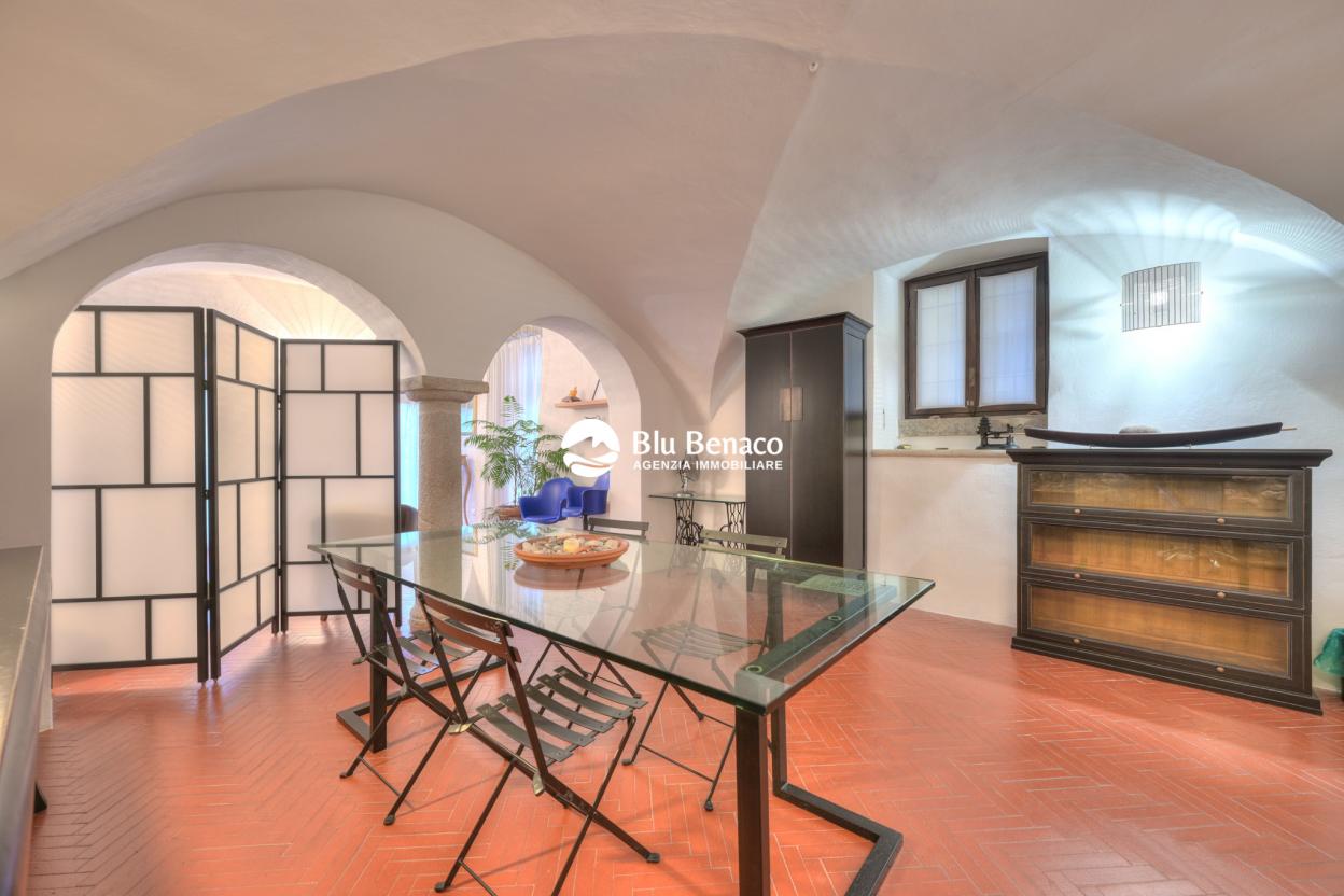 Appartamento piano terra, in vendita porto di Gargnano 