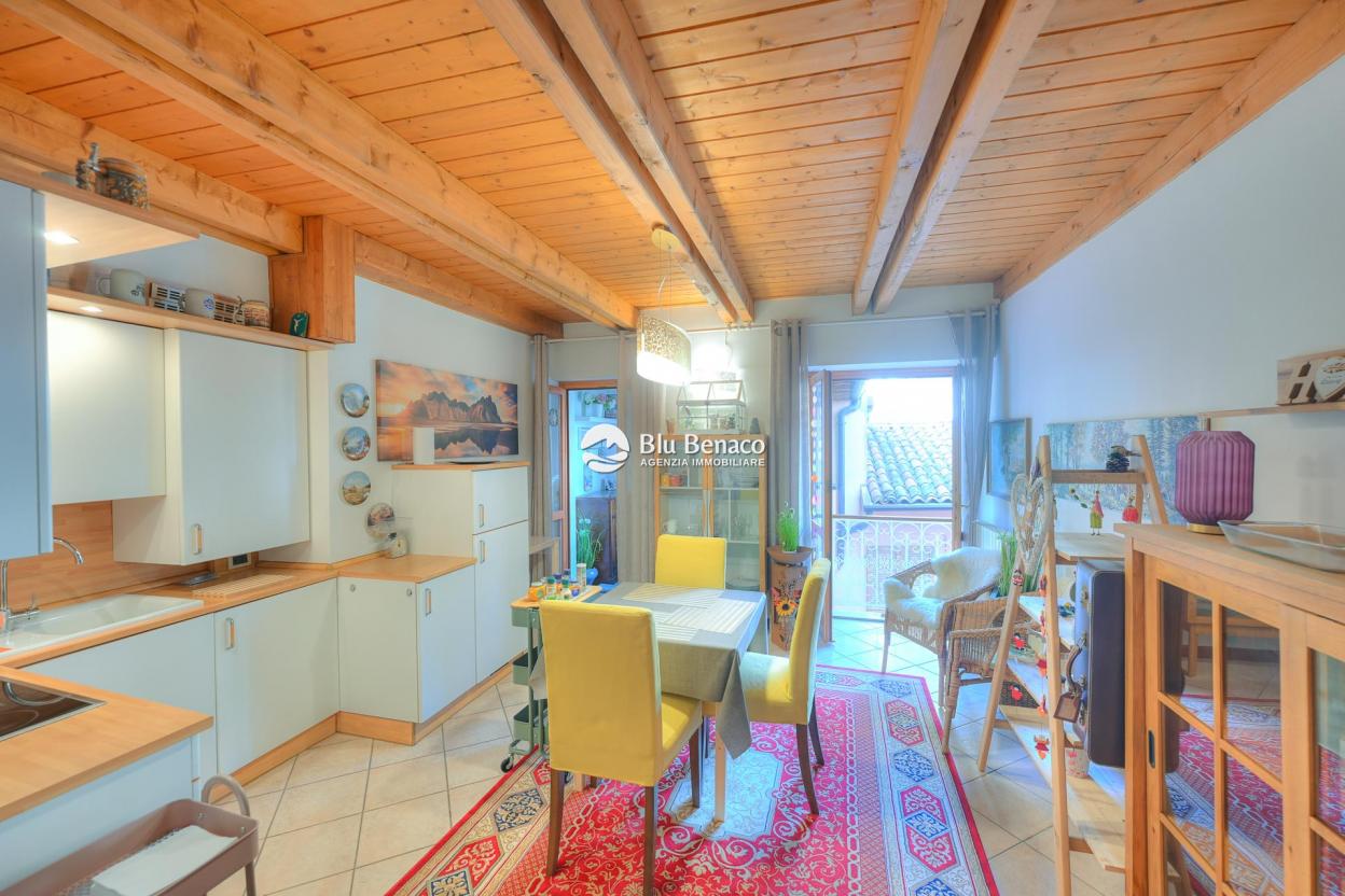 Lovely two-room apartment for sale in Maderno