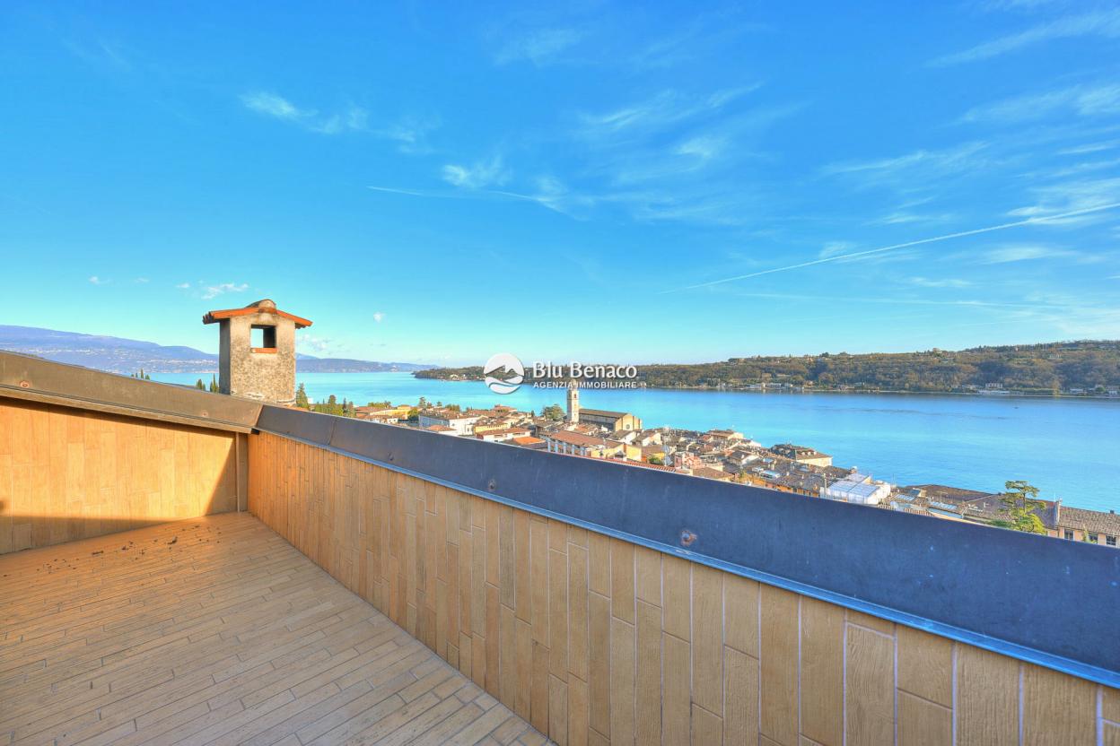 Penthouse for sale with stunning lake view in Salò