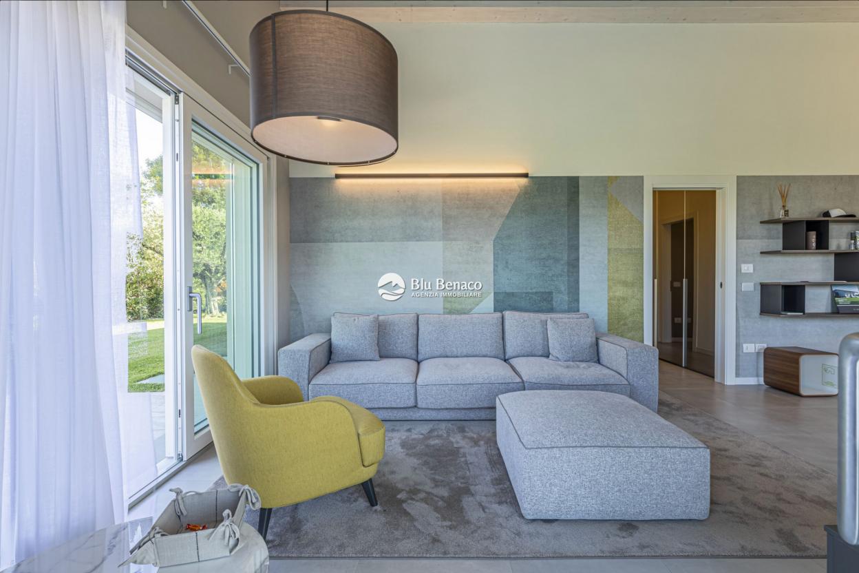 Villa zu verkaufen in Manerba del Garda