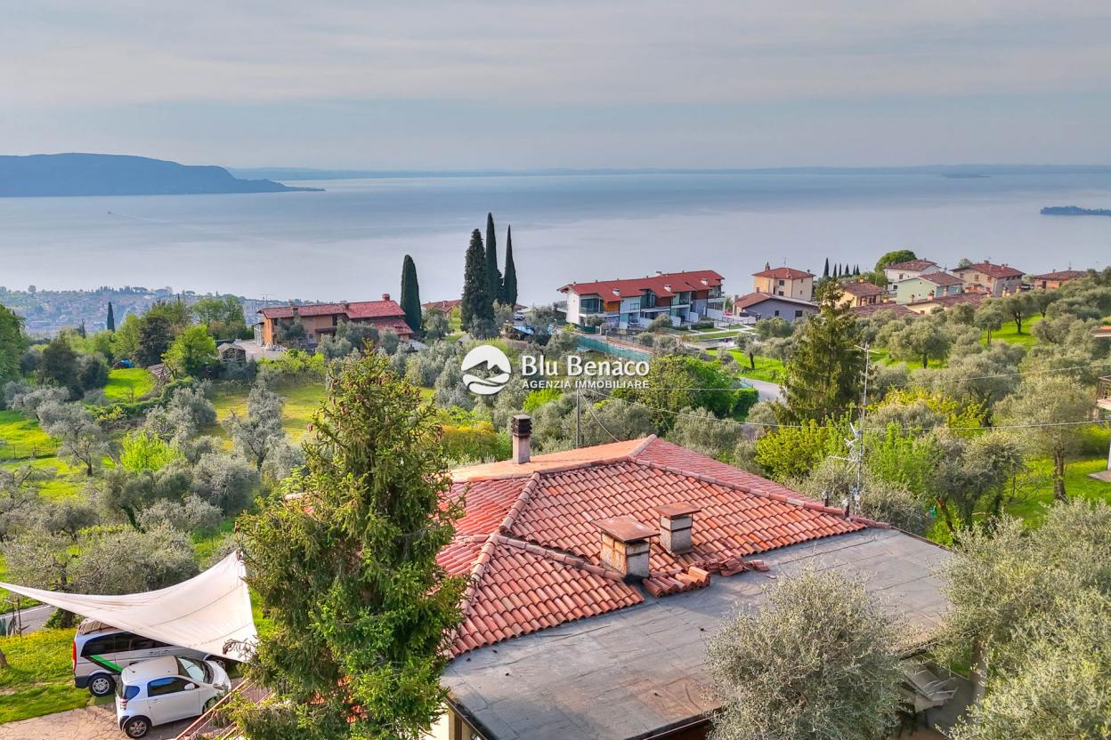 Villa indipendente con vista panoramica a Montemaderno