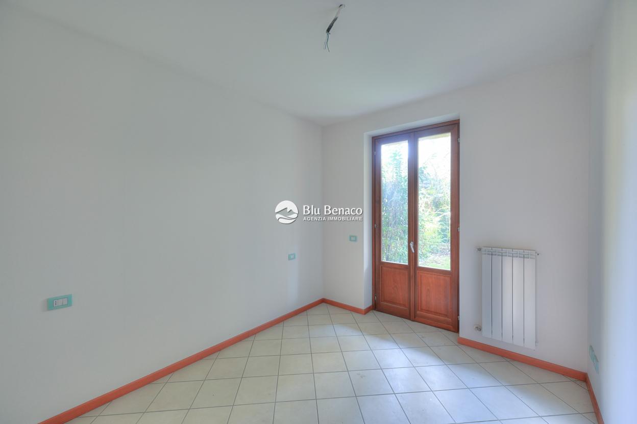 Three-room apartment in prestigious residence near the lake