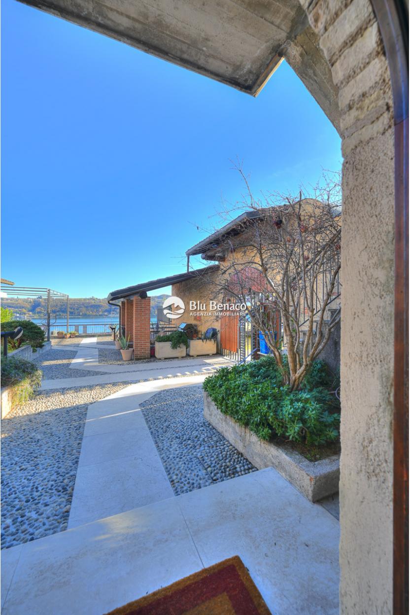 Penthouse for sale with stunning lake view in Salò