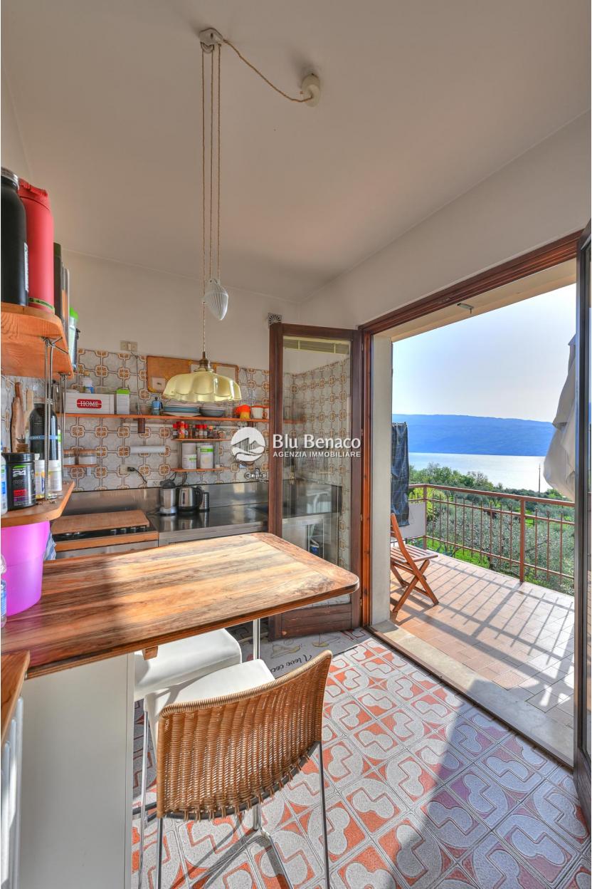 Detached villa with panoramic view in Montemaderno