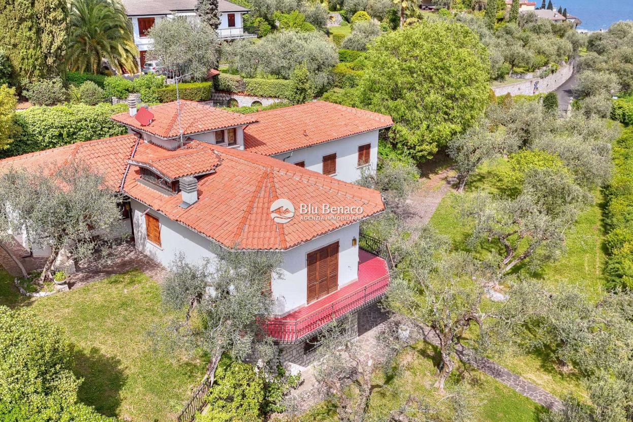 Exceptional villa for sale in Gargnano