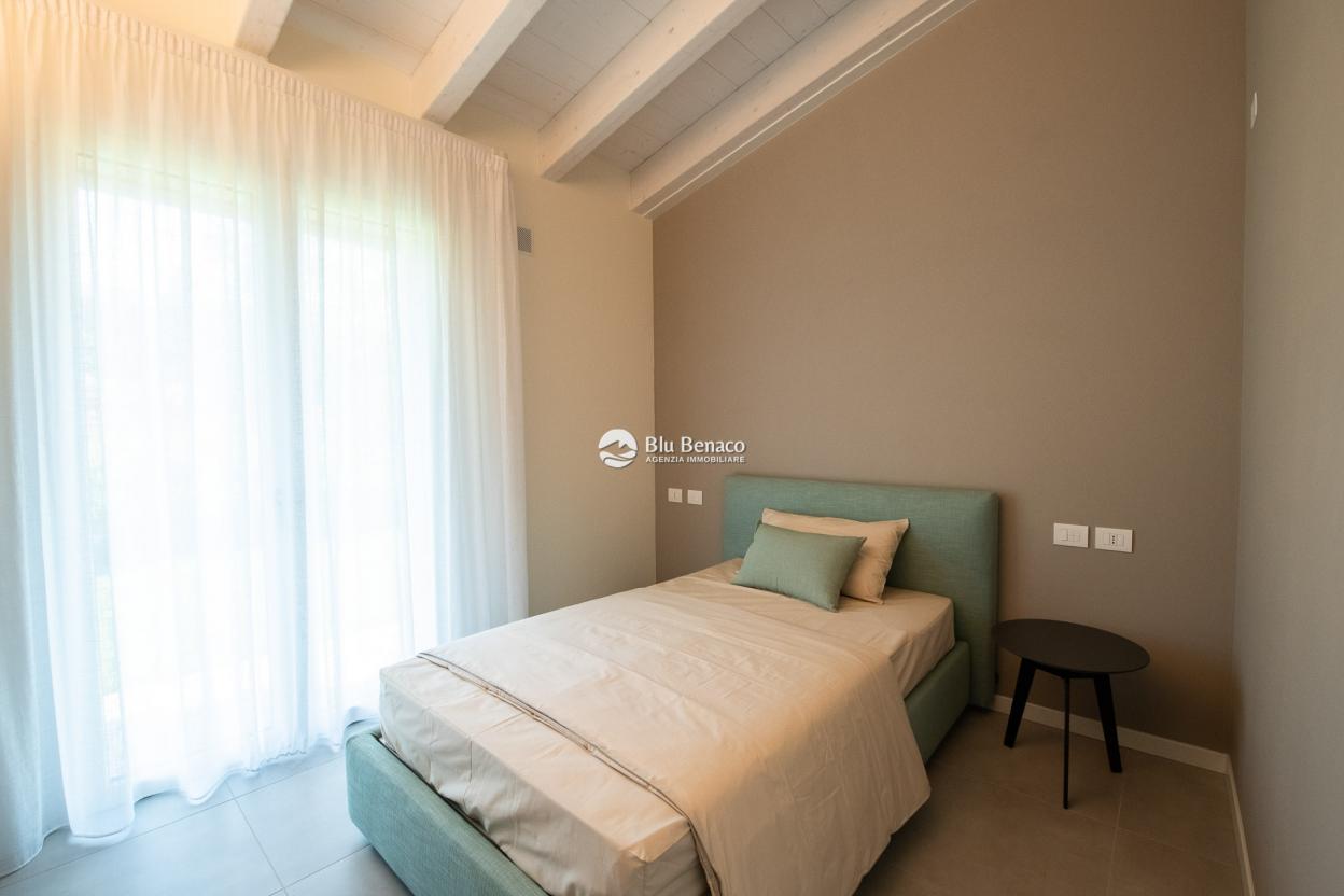 Villa zu verkaufen in Padenghe sul Garda