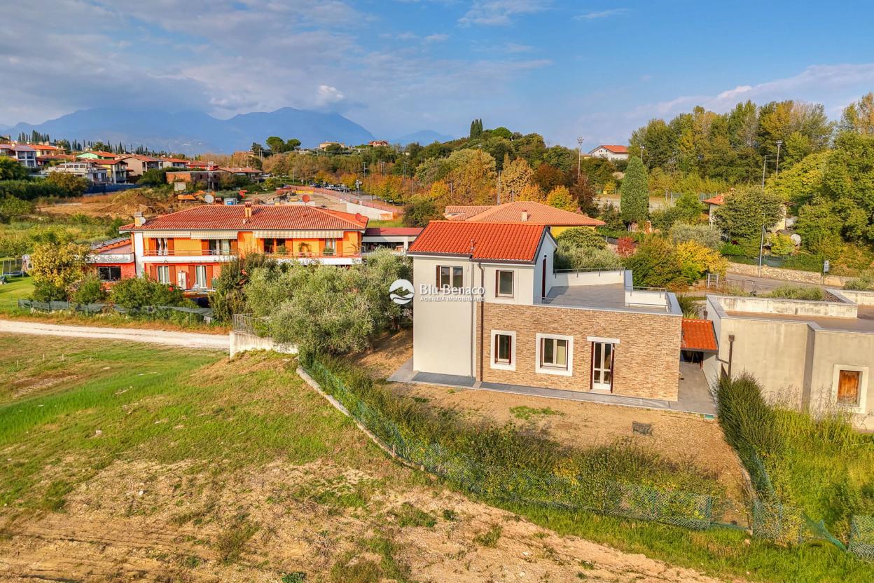 Soiano Del Lago, VIlla singola vista lago. 