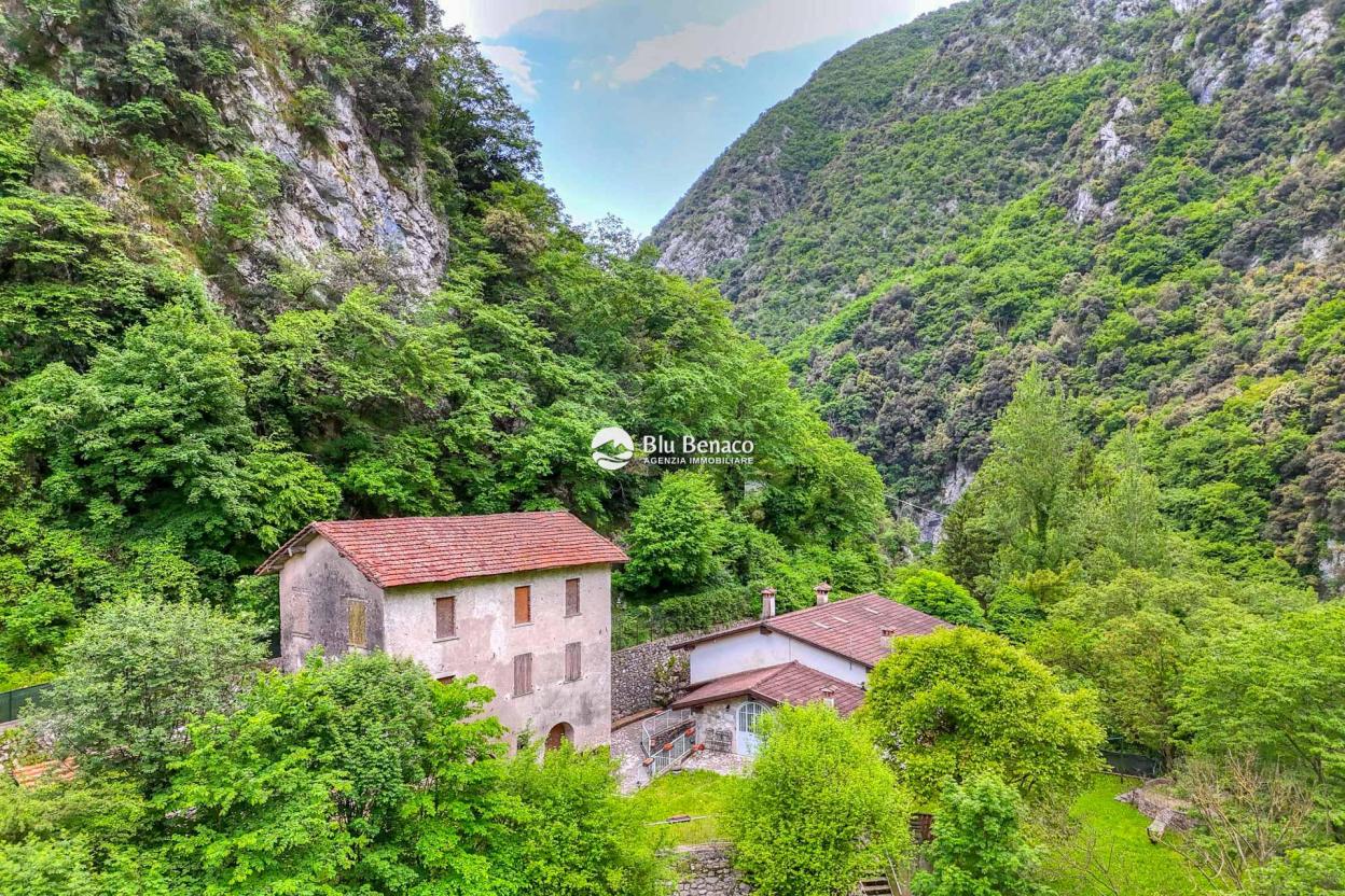 Property for sale in Camerate