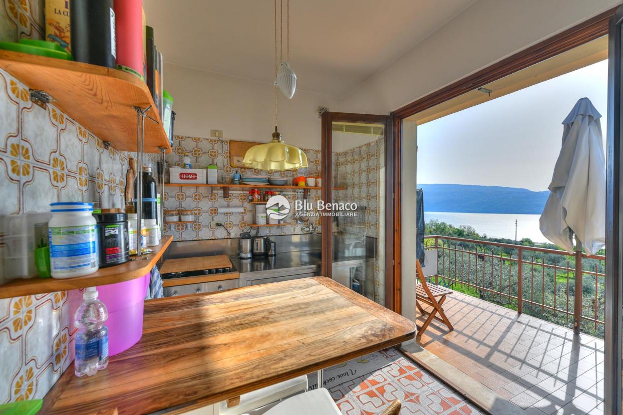 Detached villa with panoramic view in Montemaderno