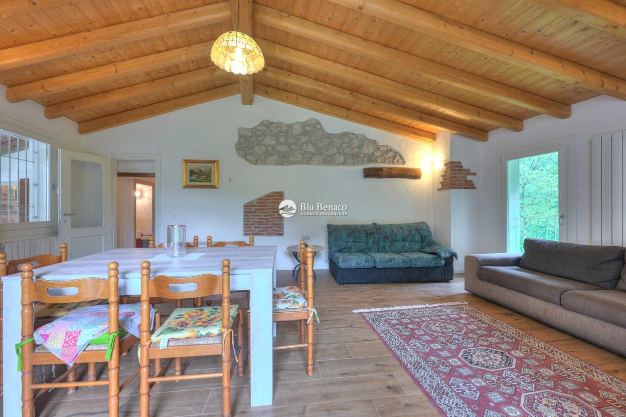 Property for sale in Camerate