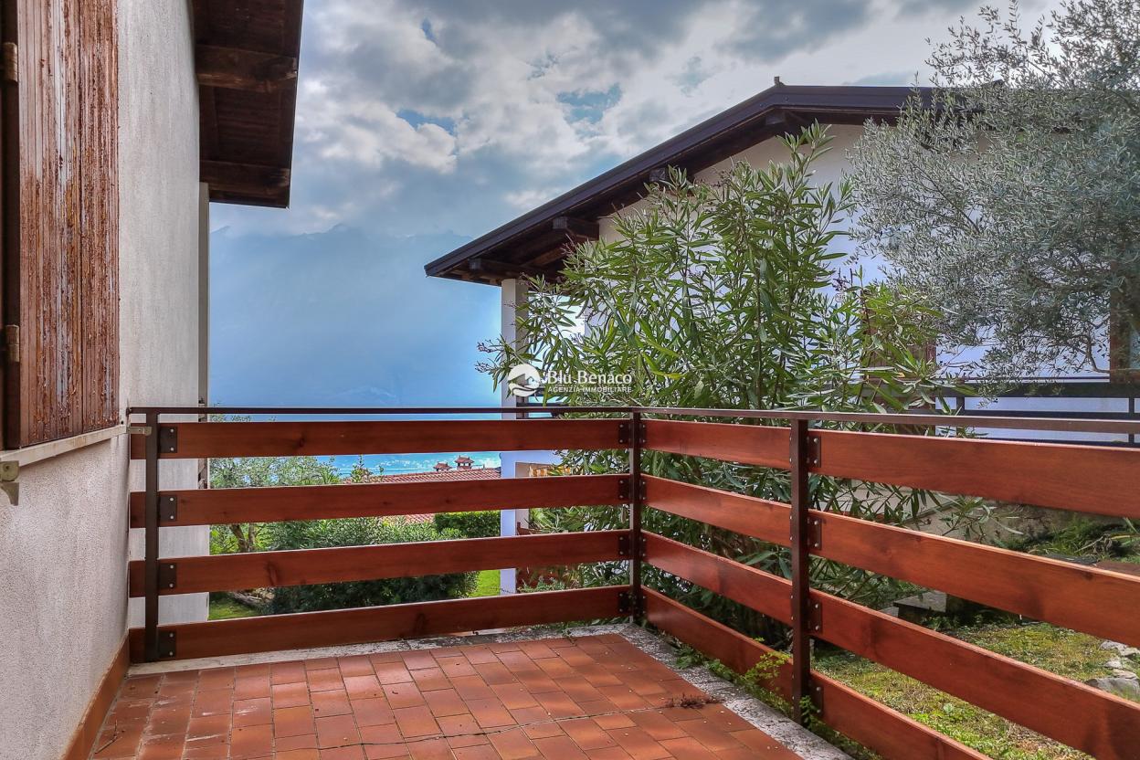 Lake-view apartment for sale in Tignale Lake-view apartment for sale in Tignale