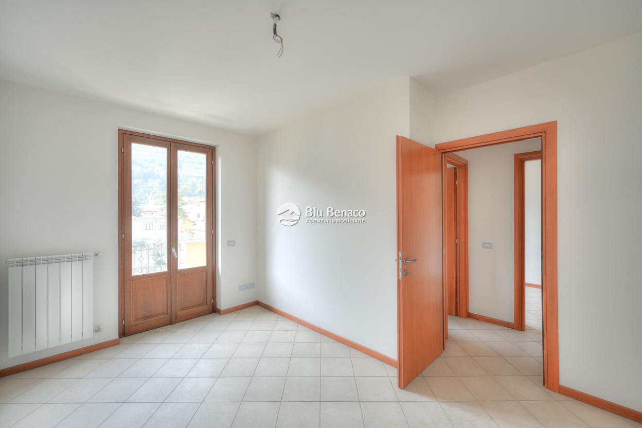 Unmissable three-room apartment for sale in Maderno