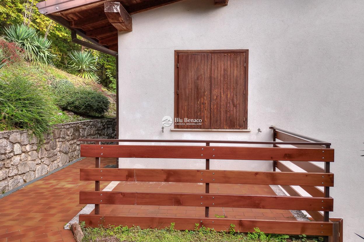 Lake-view apartment for sale in Tignale Lake-view apartment for sale in Tignale