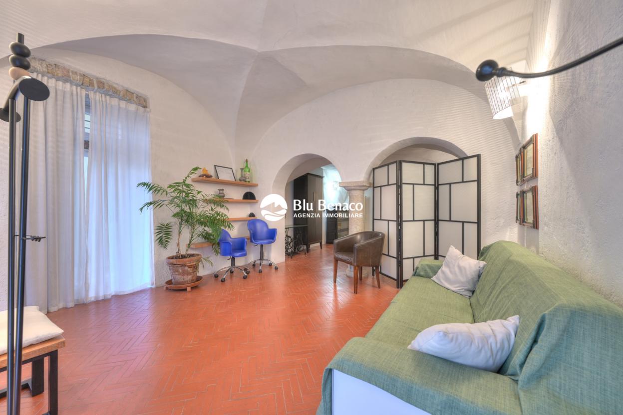 Appartamento piano terra, in vendita porto di Gargnano 