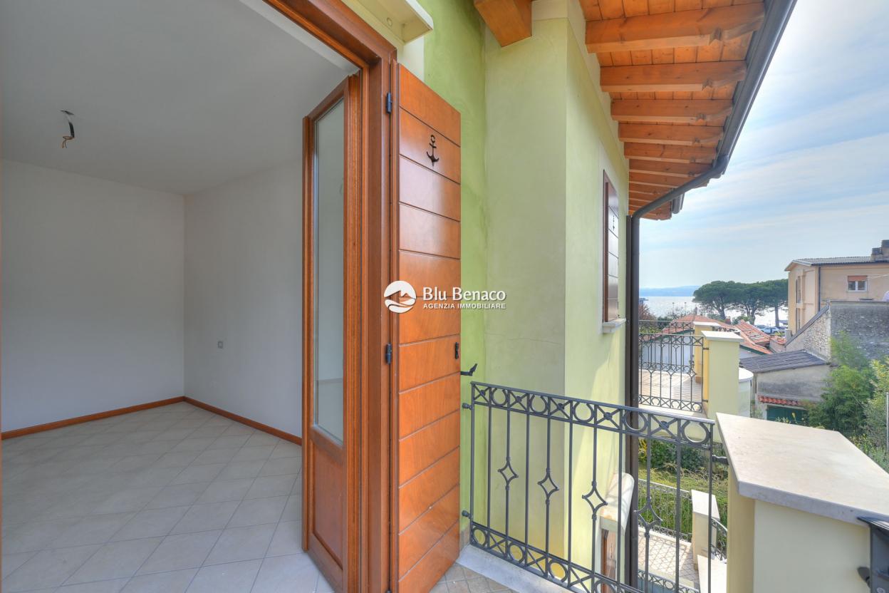 Unmissable three-room apartment for sale in Maderno