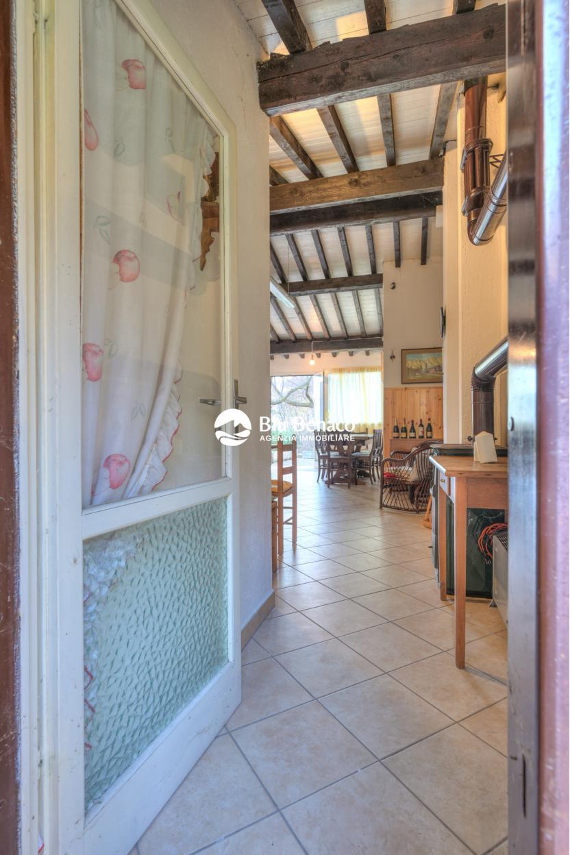 Bifamiliare in vendita a Navazzo