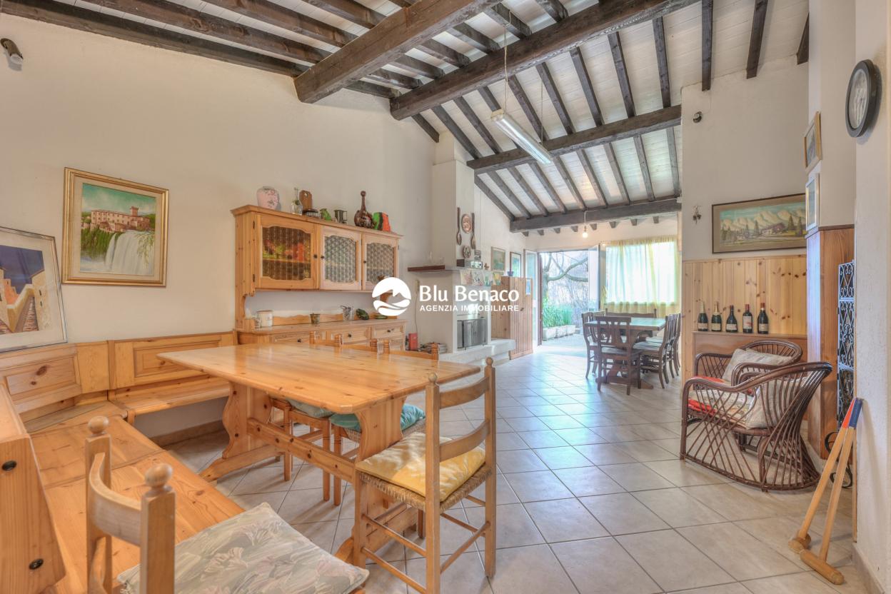 Bifamiliare in vendita a Navazzo