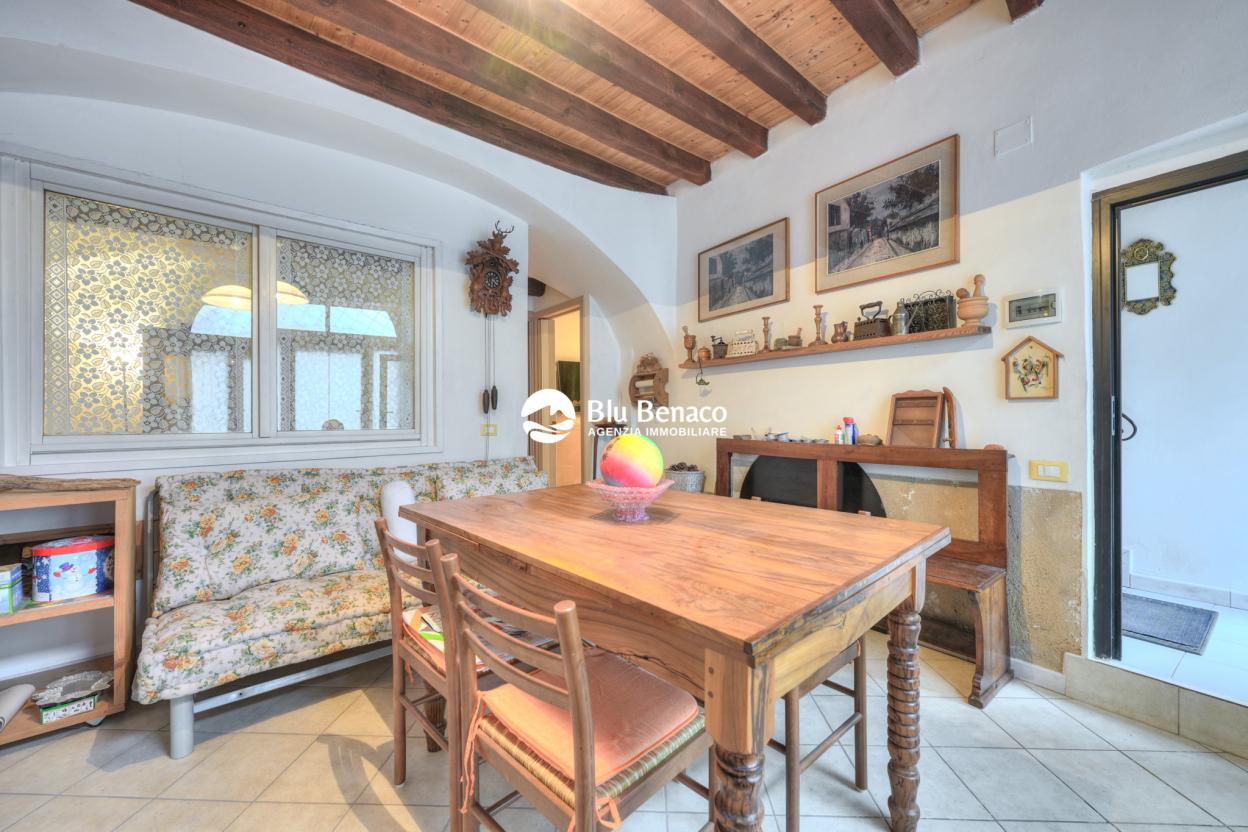 Detached house from ground to roof in Toscolano Maderno