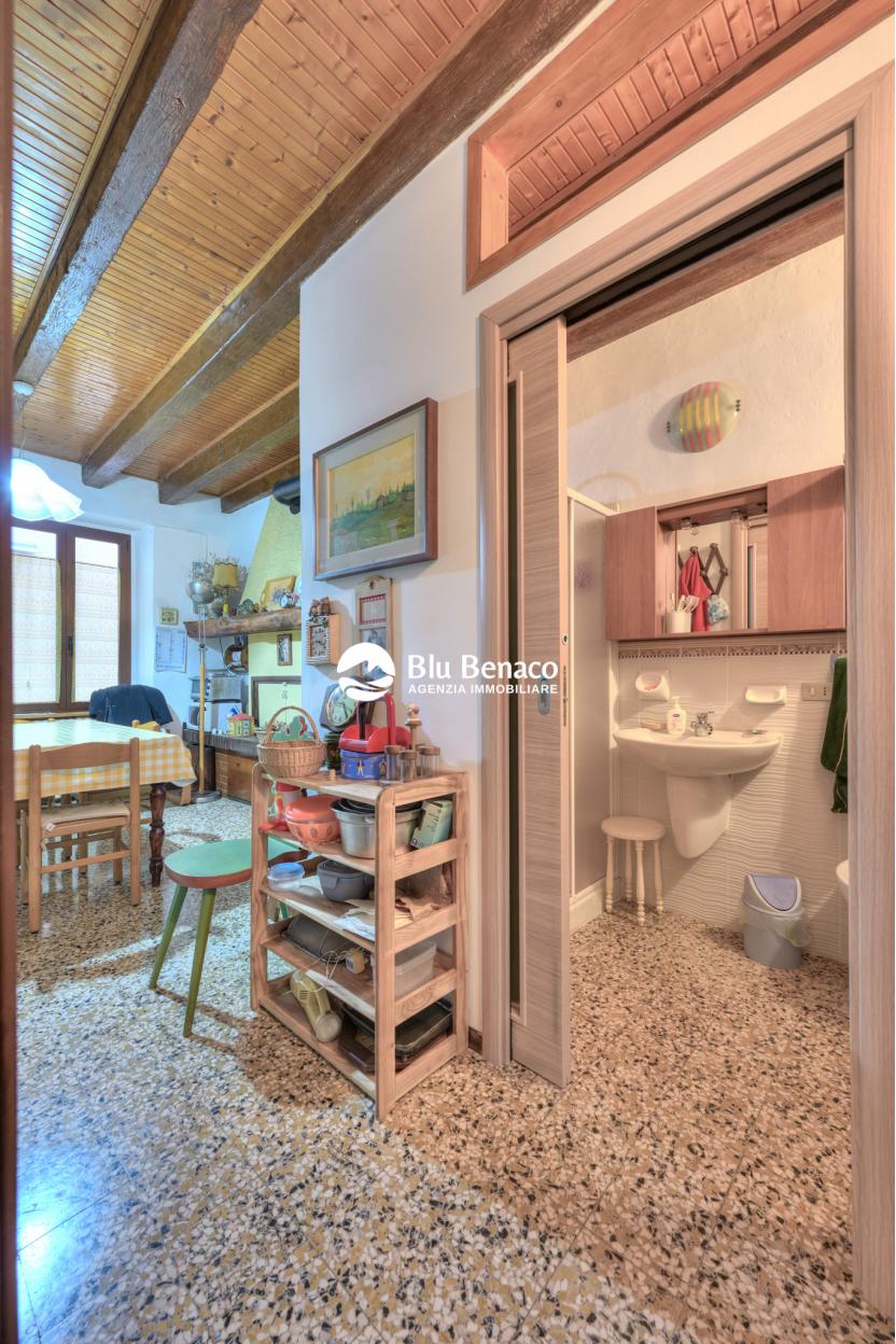 Detached house from ground to roof in Toscolano Maderno