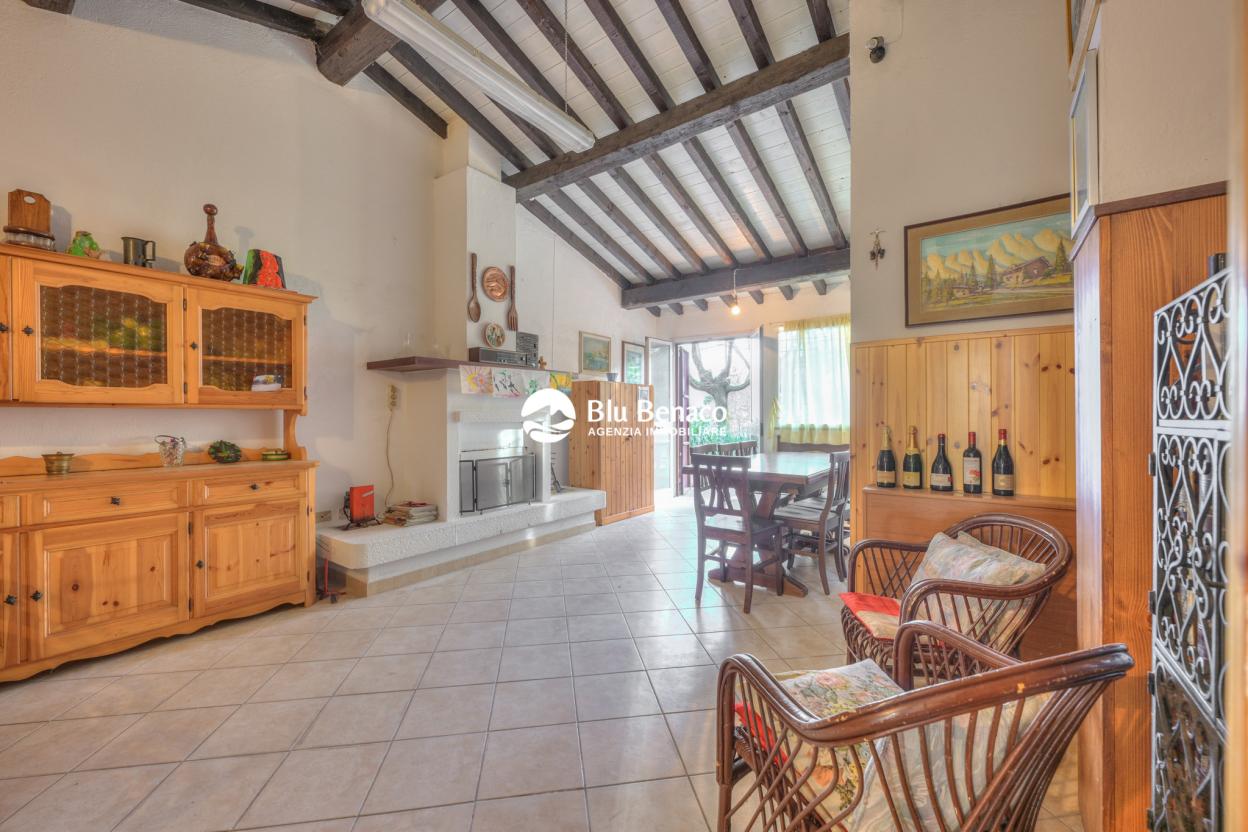 Bifamiliare in vendita a Navazzo