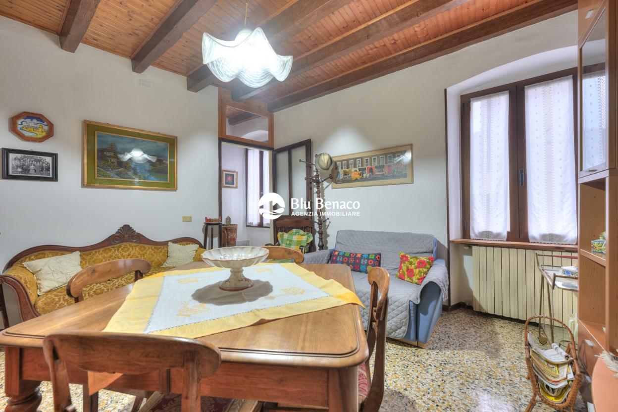 Detached house from ground to roof in Toscolano Maderno