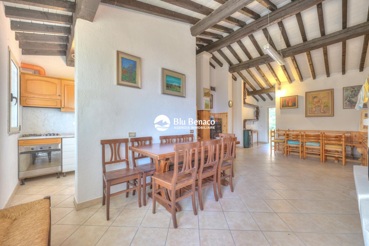 Bifamiliare in vendita a Navazzo