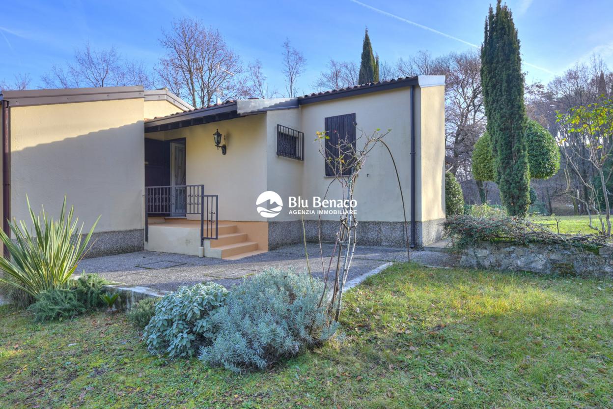 Bifamiliare in vendita a Navazzo