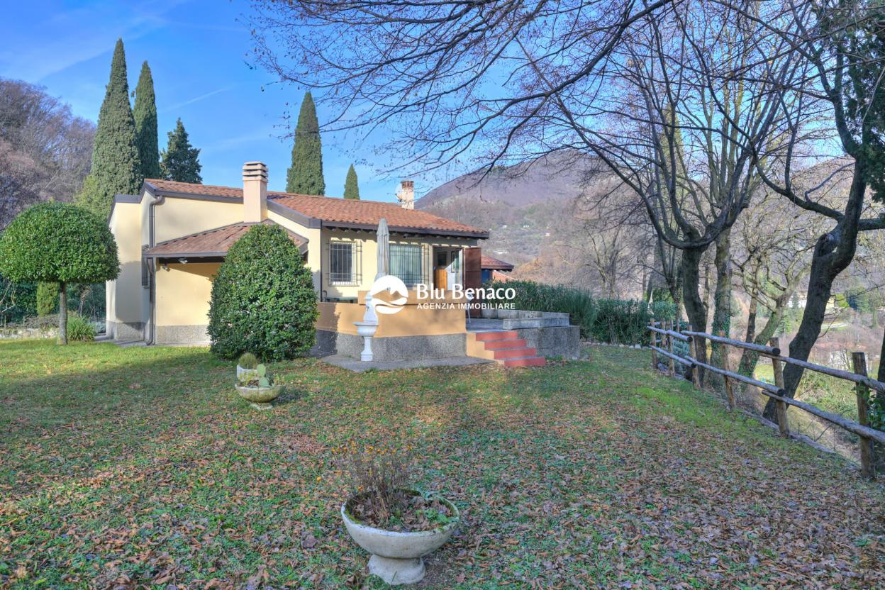 Bifamiliare in vendita a Navazzo