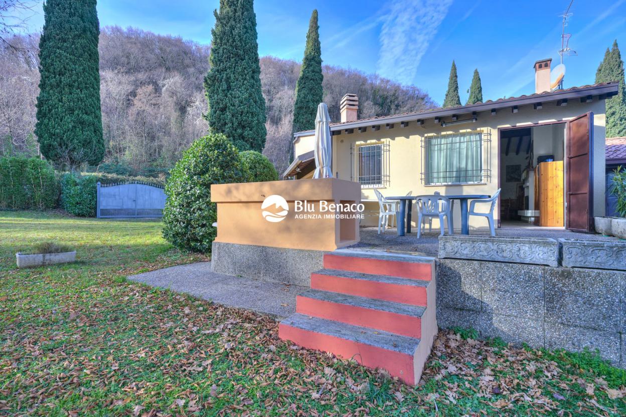 Bifamiliare in vendita a Navazzo