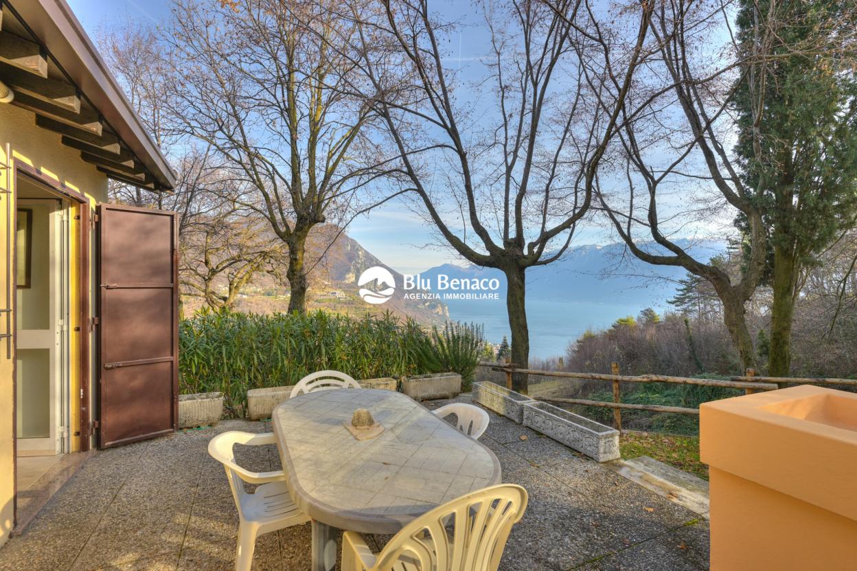 Bifamiliare in vendita a Navazzo