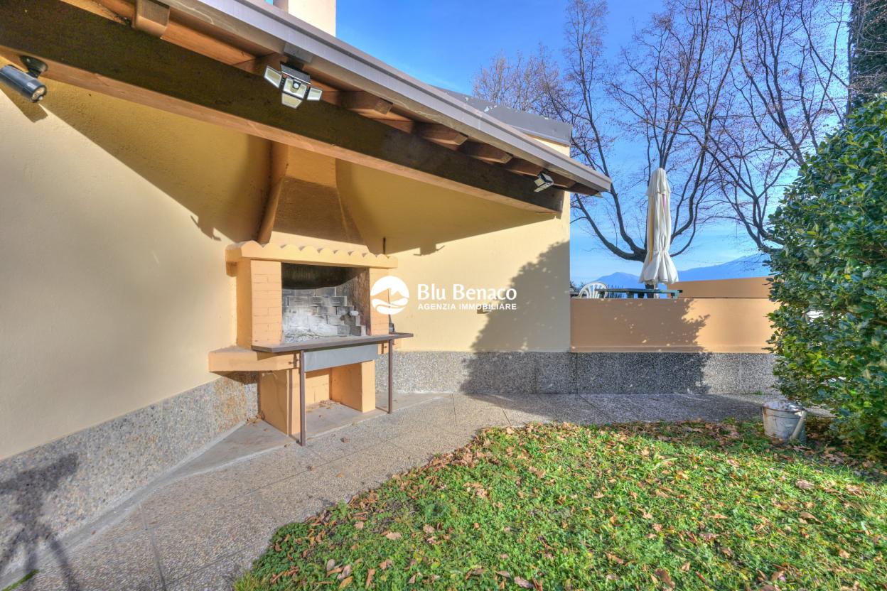 Bifamiliare in vendita a Navazzo