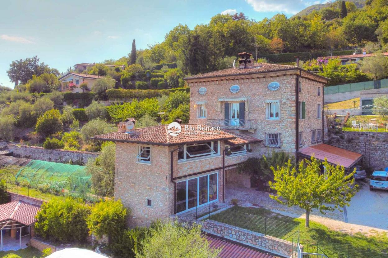 Amazing historic Villa for sale in Salò