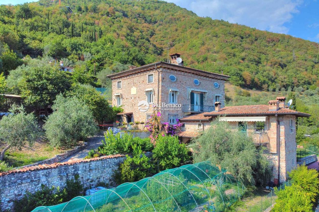 Amazing historic Villa for sale in Salò