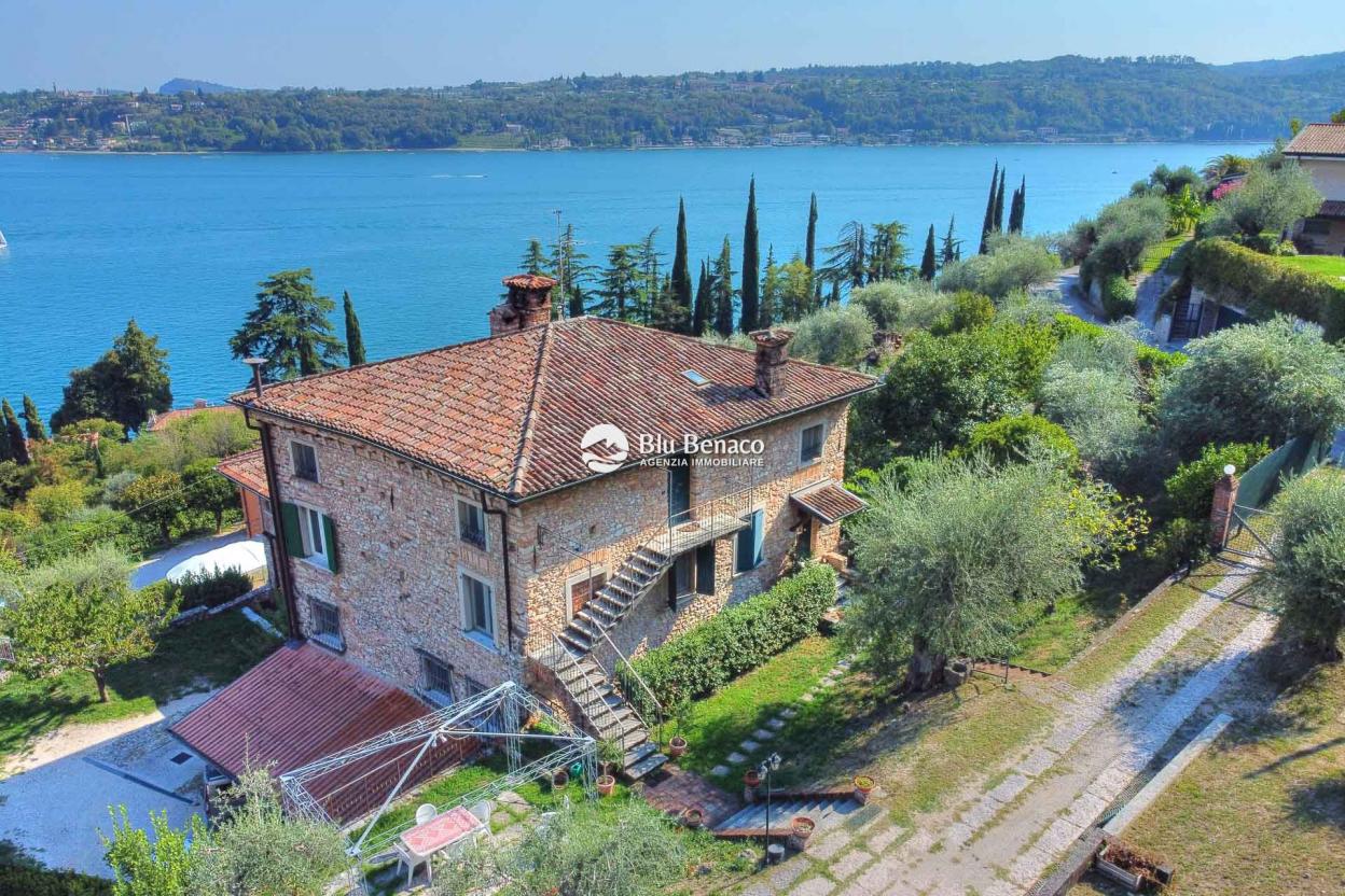 Amazing historic Villa for sale in Salò
