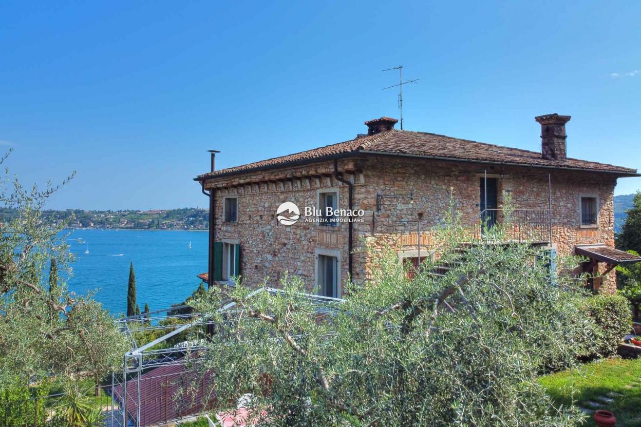 Amazing historic Villa for sale in Salò