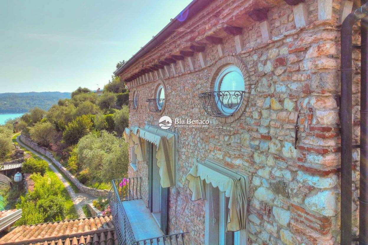 Amazing historic Villa for sale in Salò