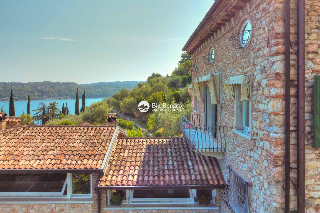 Amazing historic Villa for sale in Salò