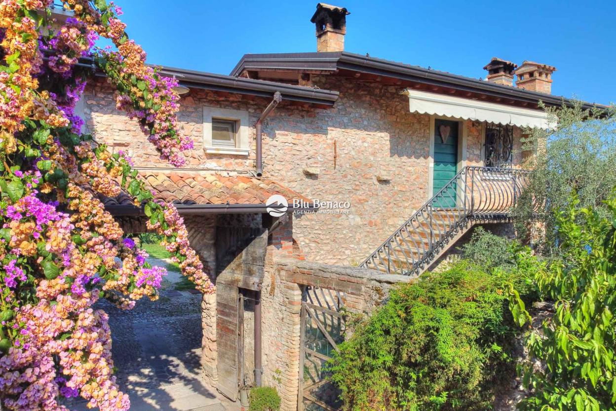 Amazing historic Villa for sale in Salò