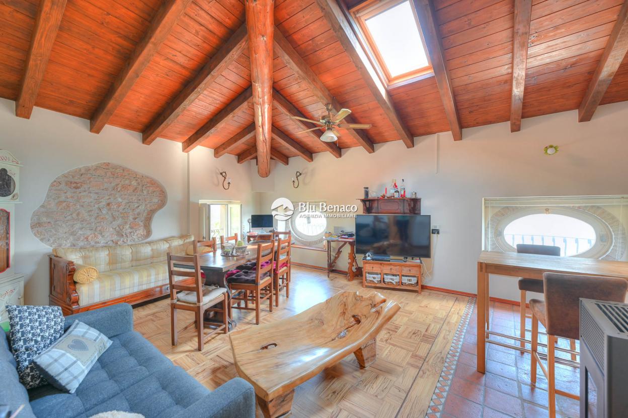 Amazing historic Villa for sale in Salò