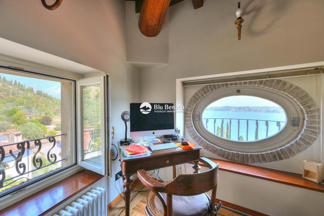Amazing historic Villa for sale in Salò